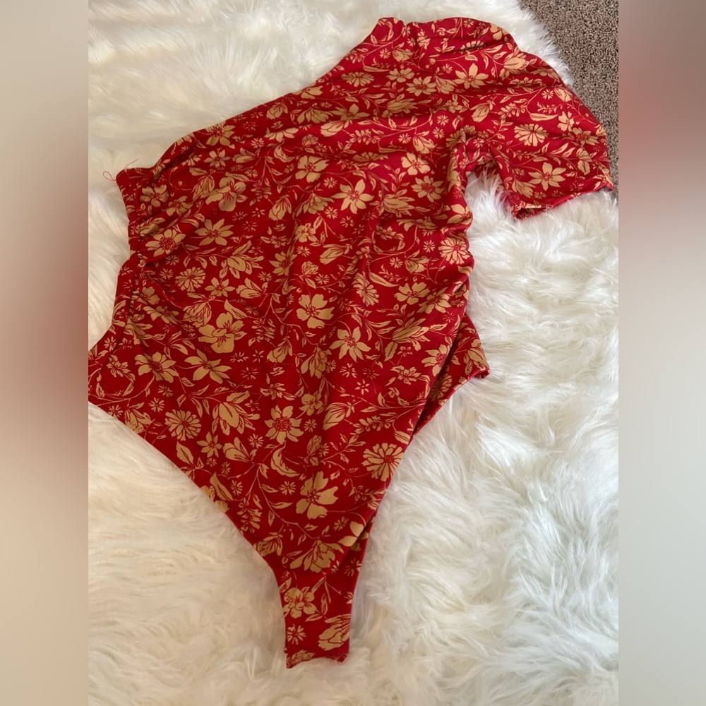 One sleeve body suit